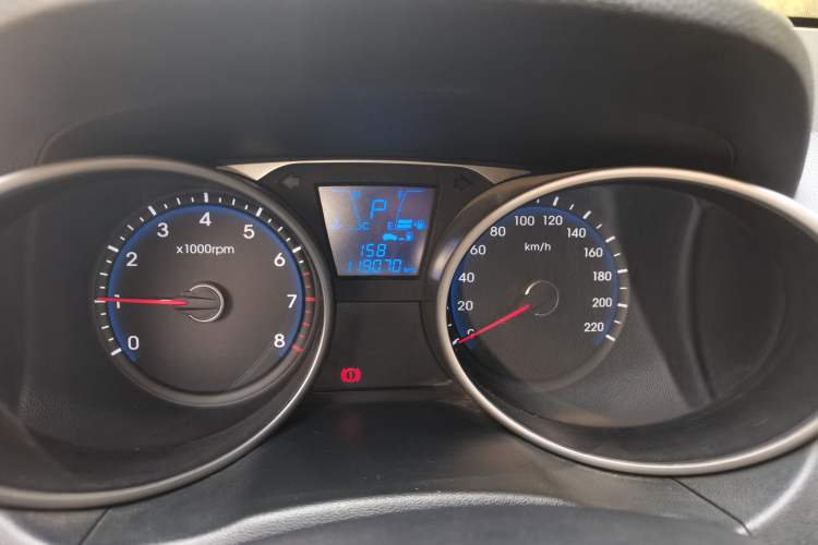 Used Hyundai ix35 2013 2.0L Automatic Two-Wheel Drive Smart GLS China IV Standard Odometer Close Up