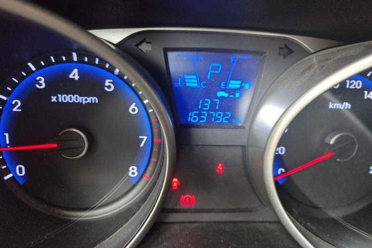Used Hyundai ix35 2013 2.0L Automatic Two-Wheel Drive Smart GLS China IV Standard Odometer Close Up