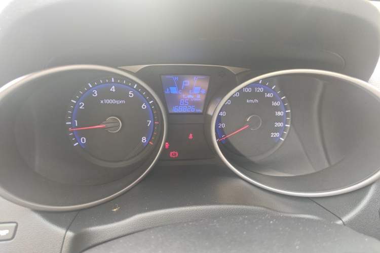 Used Hyundai ix35 2013 2.0L Automatic Two-Wheel Drive Smart GLS China IV Standard Odometer Close Up