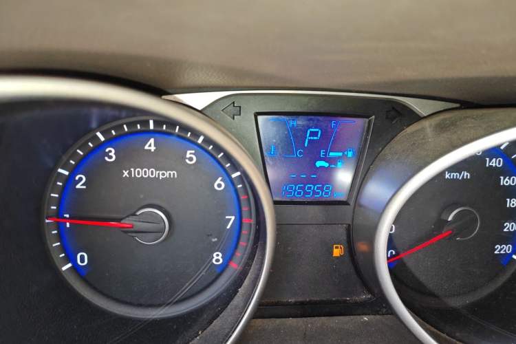 Used Hyundai ix35 2013 2.0L Automatic 2WD Comfort GL China IV Standard Odometer Close Up