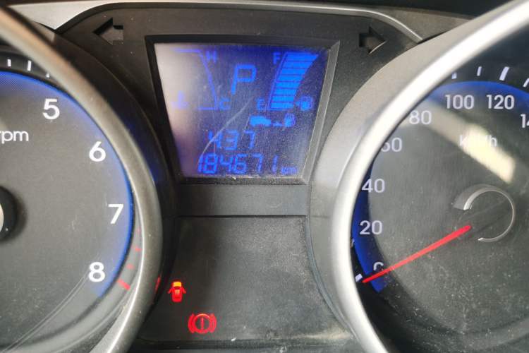 Used Hyundai ix35 2013 2.0L Automatic 4x4 Intelligent GLS China IV Standard Odometer Close Up