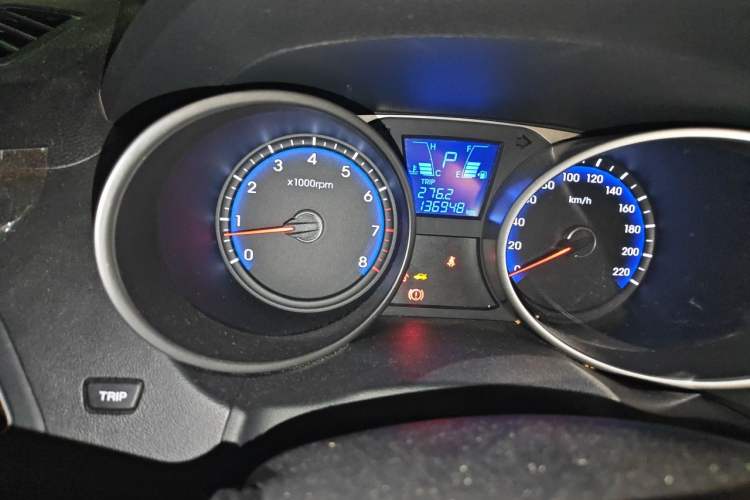 Used Hyundai ix35 2013 2.0L Automatic Two-Wheel Drive Smart GLS China IV Standard Odometer Close Up