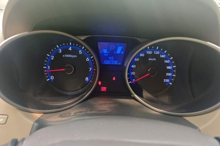 Used Hyundai ix35 2013 2.0L Automatic Two-Wheel Drive Smart GLS China V Standard Odometer Close Up