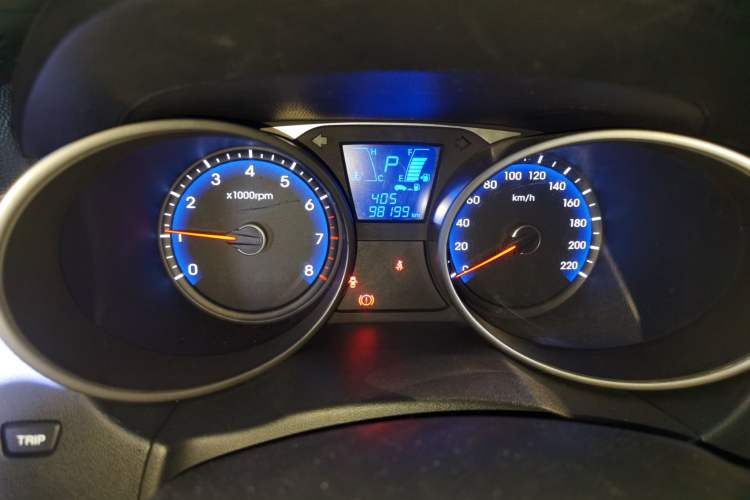 Used Hyundai ix35 2013 2.0L Automatic Two-Wheel Drive Smart GLS China IV Standard Odometer Close Up