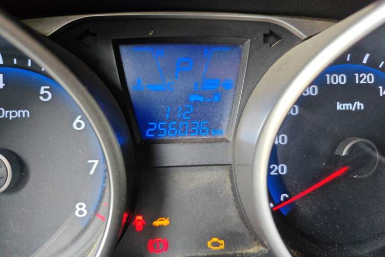 Used Hyundai ix35 2013 2.0L Automatic Two-Wheel Drive Smart GLS China IV Standard Odometer Close Up