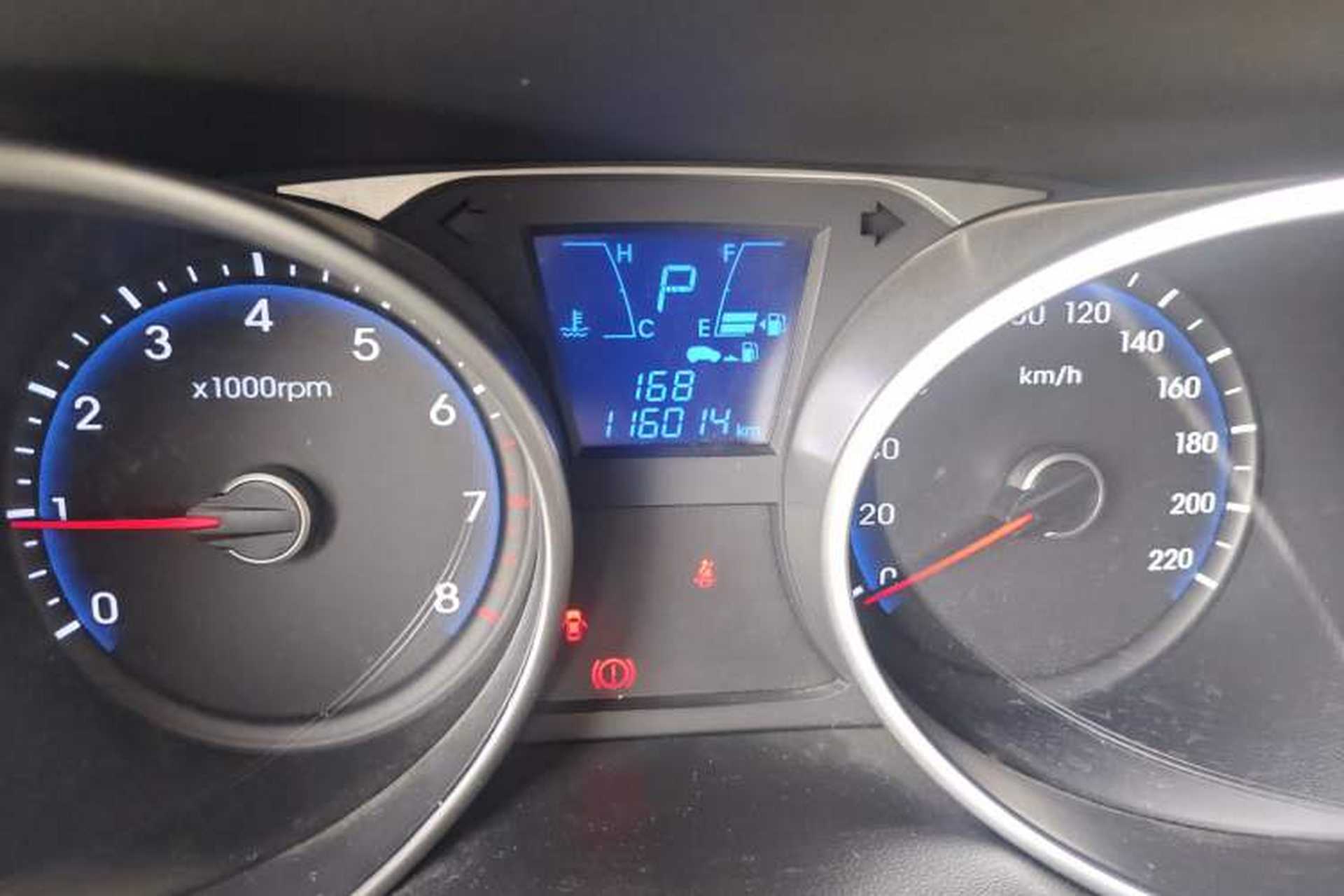 Used Hyundai ix35 2013 2.0L Automatic Two-Wheel Drive Smart GLS China V Standard Odometer Close Up