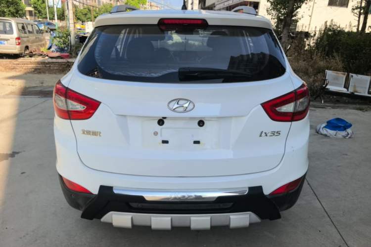 Used Hyundai ix35 2013 2.0L Automatic Two-Wheel Drive Smart GLS China IV Standard Rear