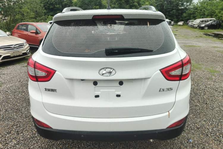 Used Hyundai ix35 2013 2.0L Automatic Two-Wheel Drive Smart GLS China IV Standard Rear