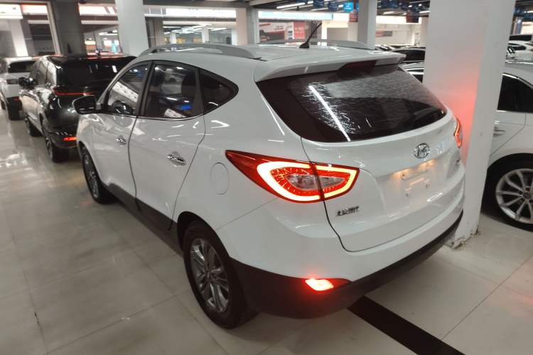 Used Hyundai ix35 2013 2.0L Automatic Two-Wheel Drive Smart GLS China IV Standard Rear Left 45 Deg