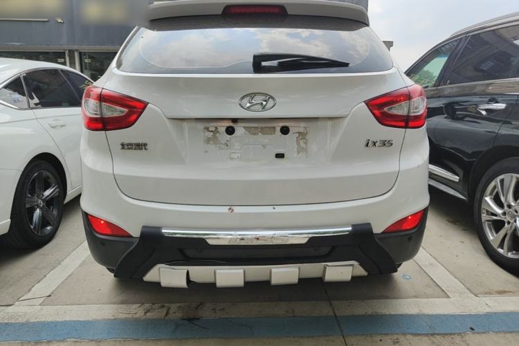 Used Hyundai ix35 2013 2.0L Automatic Two-Wheel Drive Smart GLS China IV Standard Rear