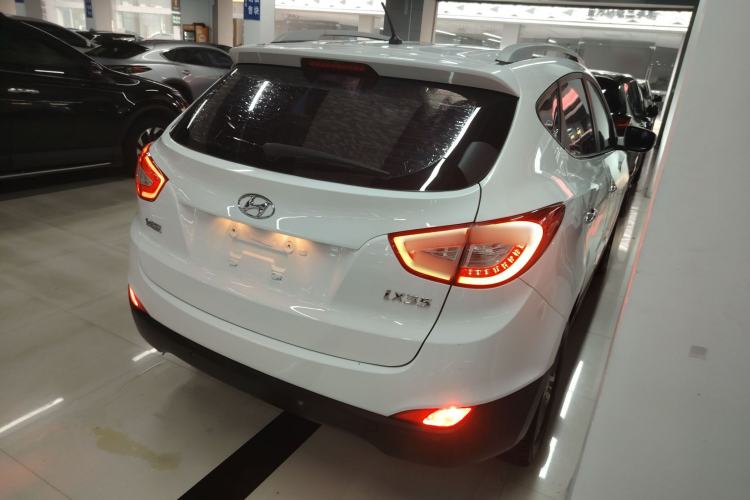 Used Hyundai ix35 2013 2.0L Automatic Two-Wheel Drive Smart GLS China IV Standard Rear Right 45 Deg