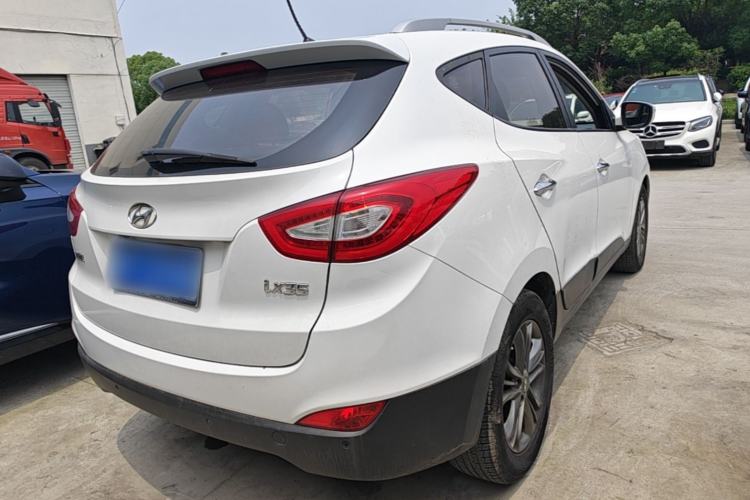 Used Hyundai ix35 2013 2.0L Automatic Two-Wheel Drive Smart GLS China V Standard Rear Right 45 Deg