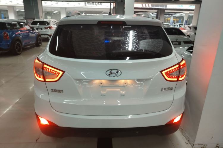 Used Hyundai ix35 2013 2.0L Automatic Two-Wheel Drive Smart GLS China IV Standard Rear