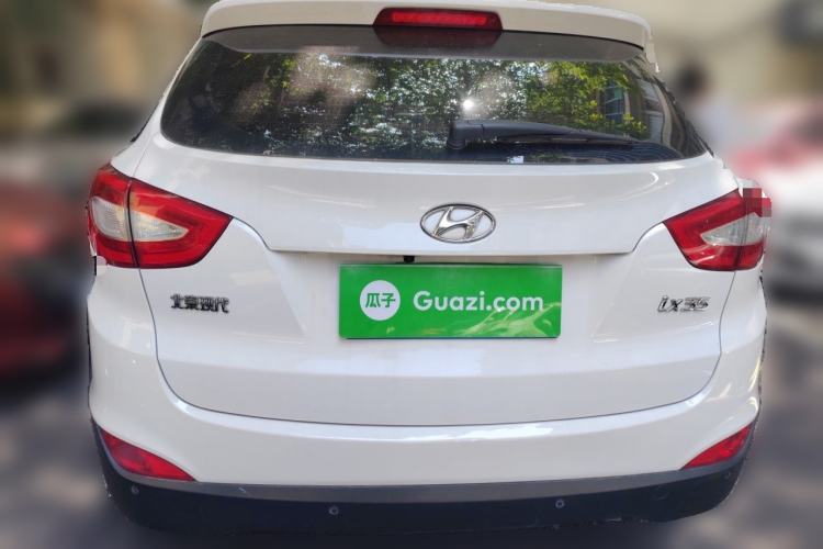 Used Hyundai ix35 2013 2.0L Automatic Two-Wheel Drive Smart GLS China IV Standard Rear