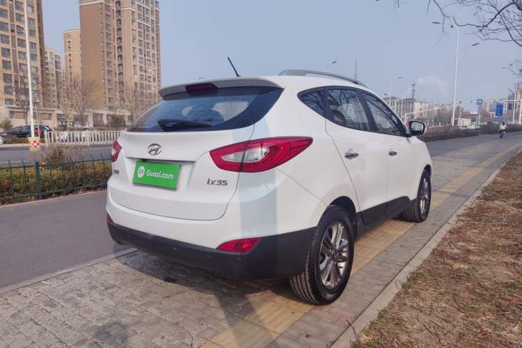 Used Hyundai ix35 2013 2.0L Automatic Two-Wheel Drive Smart GLS China IV Standard Rear