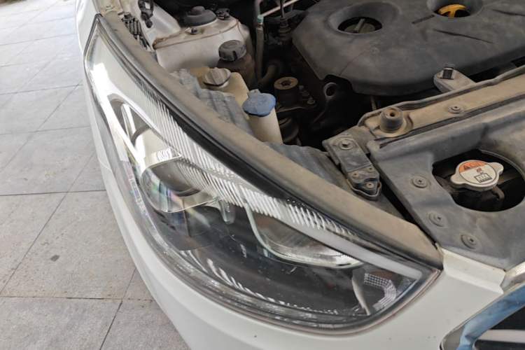 Used Hyundai ix35 2013 2.0L Automatic Two-Wheel Drive Smart GLS China IV Standard Right Front Headlight