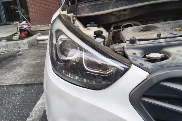 Used Hyundai ix35 2013 2.0L Automatic 2WD Comfort GL China IV Standard Right Front Headlight