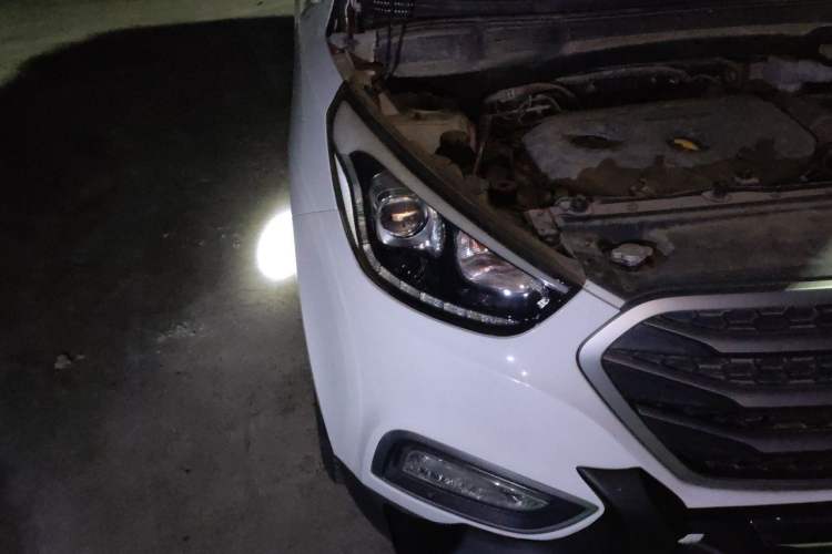 Used Hyundai ix35 2013 2.0L Automatic Two-Wheel Drive Smart GLS China IV Standard Right Front Headlight