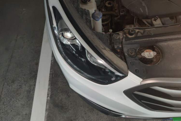 Used Hyundai ix35 2013 2.0L Automatic Two-Wheel Drive Smart GLS China V Standard Right Front Headlight