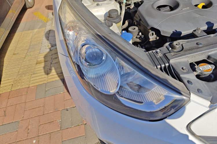Used Hyundai ix35 2013 2.0L Automatic Two-Wheel Drive Smart GLS China IV Standard Right Front Headlight