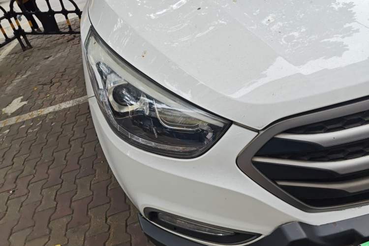 Used Hyundai ix35 2013 2.0L Automatic 2WD Comfort GL China IV Standard Right Front Headlight