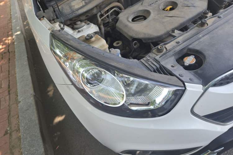 Used Hyundai ix35 2013 2.0L Automatic Two-Wheel Drive Smart GLS China IV Standard Right Front Headlight