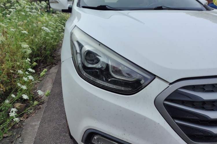 Used Hyundai ix35 2013 2.0L Automatic Two-Wheel Drive Smart GLS China IV Standard Right Front Headlight