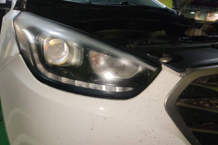 Used Hyundai ix35 2013 2.0L Automatic 2WD Comfort GL China IV Standard Right Front Headlight