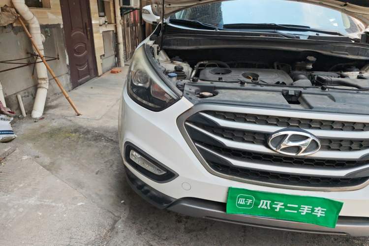 Used Hyundai ix35 2013 2.0L Automatic Two-Wheel Drive Smart GLS China IV Standard Right Front Headlight