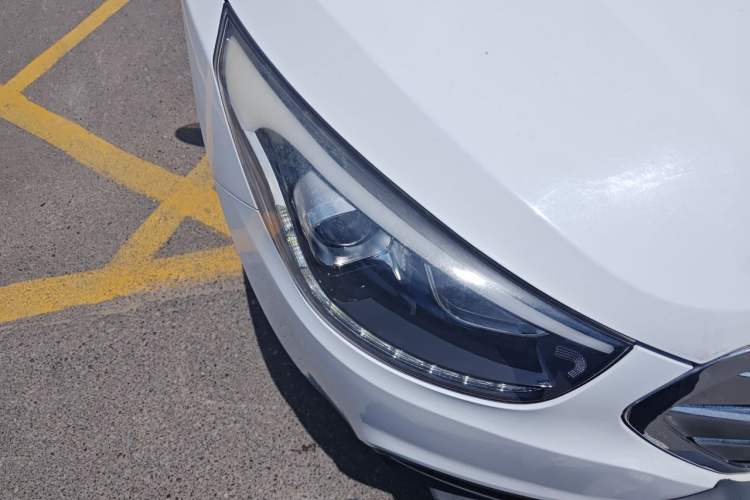 Used Hyundai ix35 2013 2.0L Automatic Two-Wheel Drive Smart GLS China IV Standard Right Front Headlight