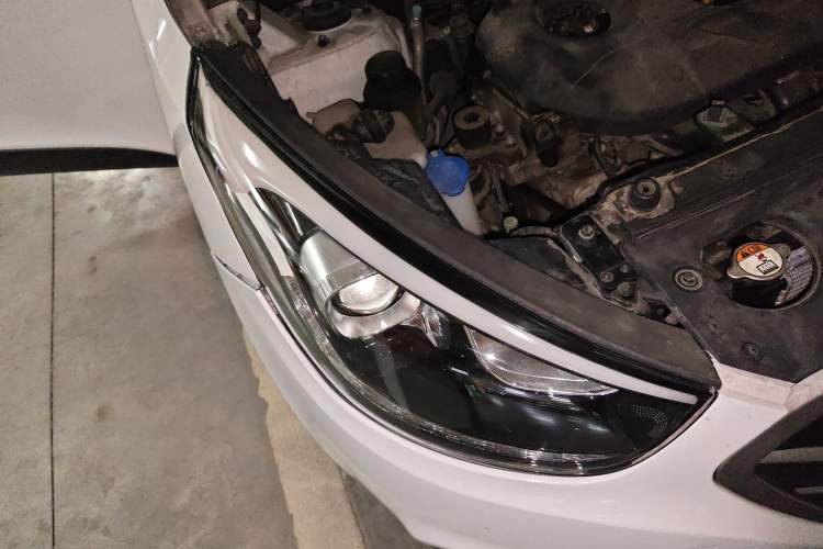 Used Hyundai ix35 2013 2.0L Automatic Two-Wheel Drive Smart GLS China IV Standard Right Front Headlight