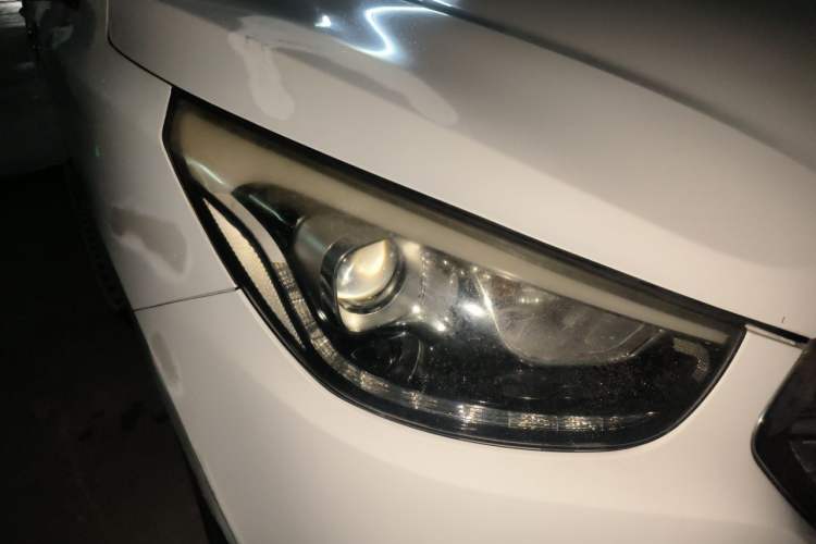 Used Hyundai ix35 2013 2.0L Automatic Two-Wheel Drive Smart GLS China IV Standard Right Front Headlight