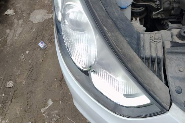 Used Hyundai ix35 2013 2.0L Automatic Two-Wheel Drive Smart GLS China IV Standard Right Front Headlight