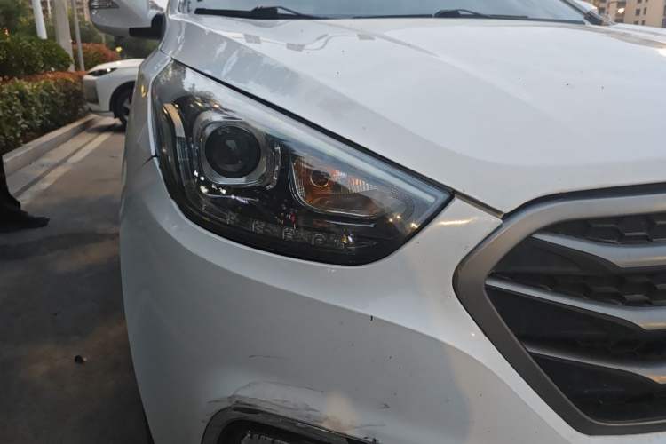 Used Hyundai ix35 2013 2.0L Automatic Two-Wheel Drive Smart GLS China IV Standard Right Front Headlight