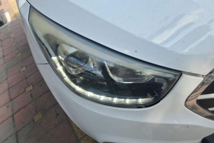 Used Hyundai ix35 2013 2.0L Automatic Two-Wheel Drive Smart GLS China IV Standard Right Front Headlight