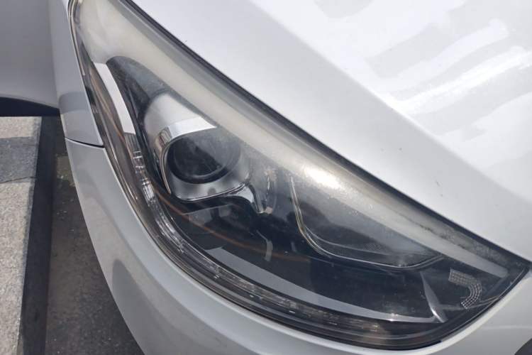 Used Hyundai ix35 2013 2.0L Automatic Two-Wheel Drive Smart GLS China IV Standard Right Front Headlight