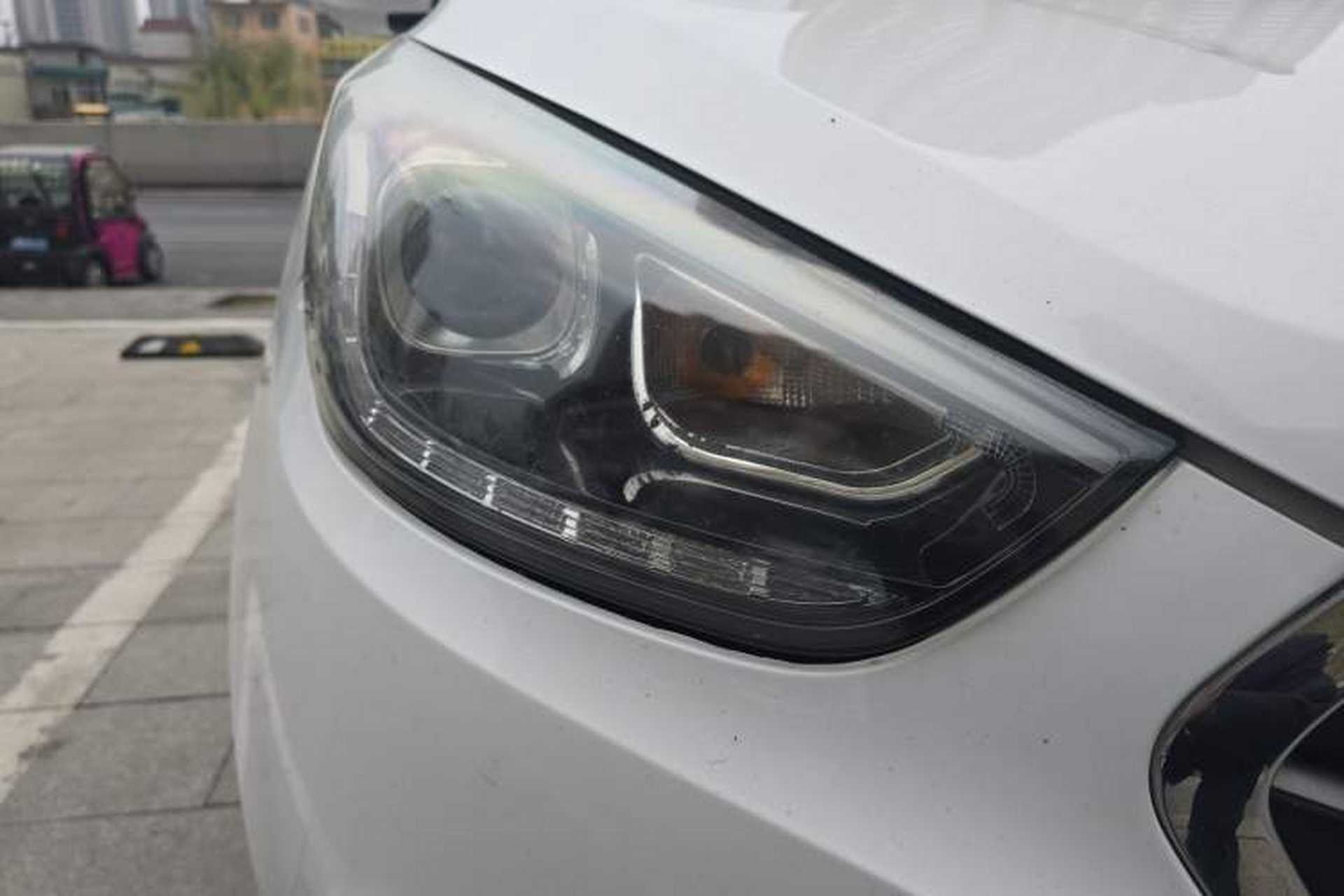 Used Hyundai ix35 2013 2.0L Automatic 2WD Comfort GL China IV Standard Right Front Headlight