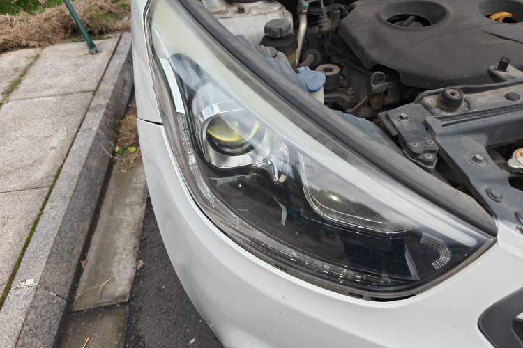 Used Hyundai ix35 2013 2.0L Manual 2WD Comfort GL China IV Standard Right Front Headlight