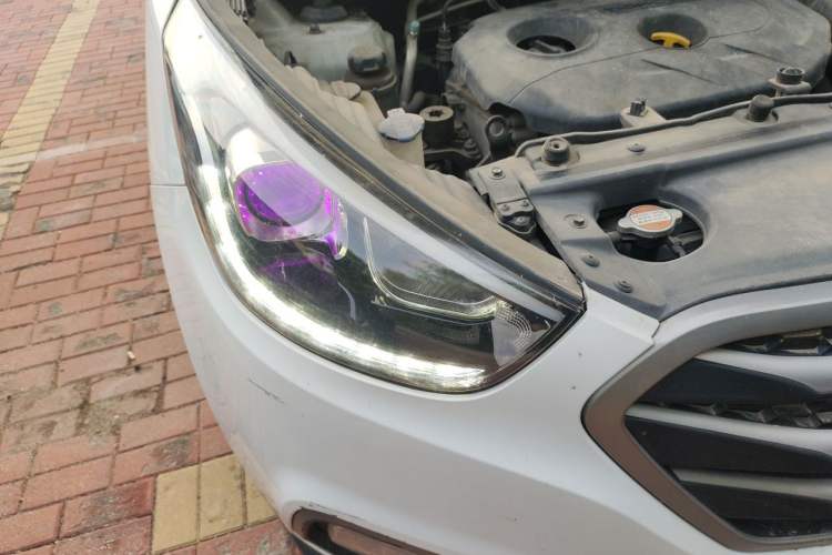 Used Hyundai ix35 2013 2.0L Automatic Two-Wheel Drive Smart GLS China IV Standard Right Front Headlight