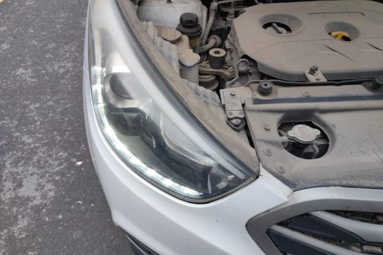 Used Hyundai ix35 2013 2.0L Automatic Two-Wheel Drive Smart GLS China IV Standard Right Front Headlight