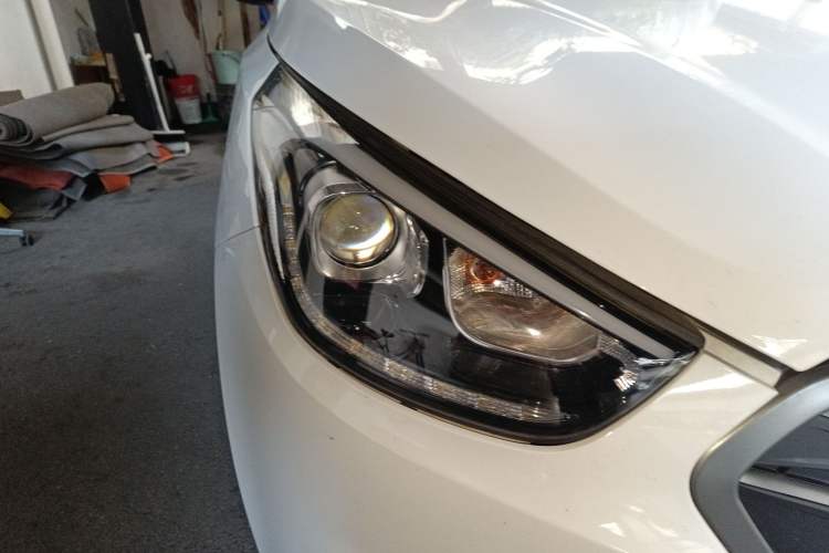 Used Hyundai ix35 2013 2.0L Automatic Two-Wheel Drive Smart GLS China V Standard Right Front Headlight