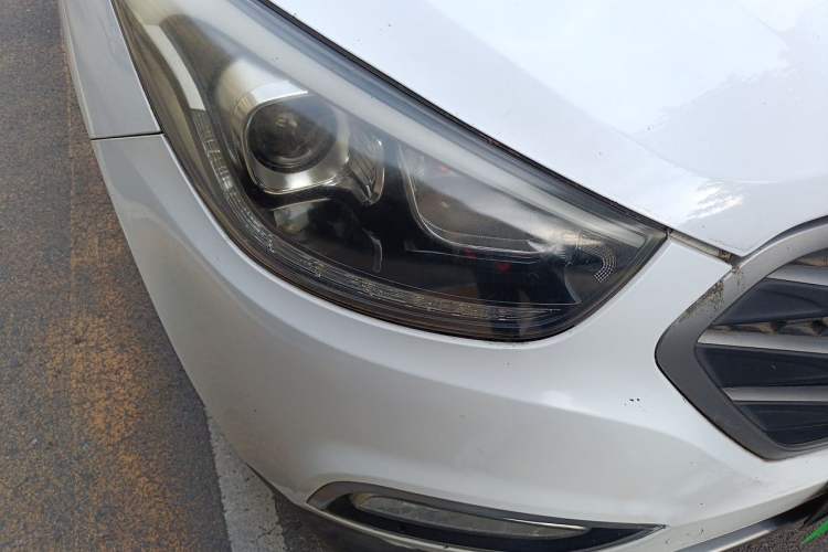 Used Hyundai ix35 2013 2.0L Automatic Two-Wheel Drive Smart GLS China IV Standard Right Front Headlight