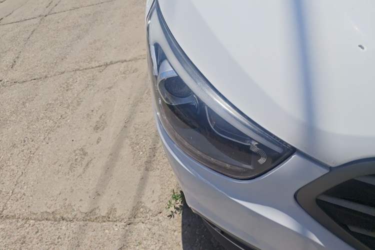 Used Hyundai ix35 2013 2.0L Automatic 2WD Comfort GL China IV Standard Right Front Headlight