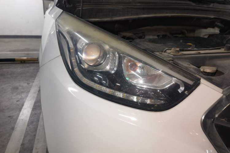 Used Hyundai ix35 2013 2.0L Automatic Two-Wheel Drive Smart GLS China V Standard Right Front Headlight
