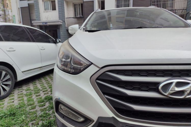 Used Hyundai ix35 2013 2.0L Automatic Two-Wheel Drive Smart GLS China IV Standard Right Front Headlight