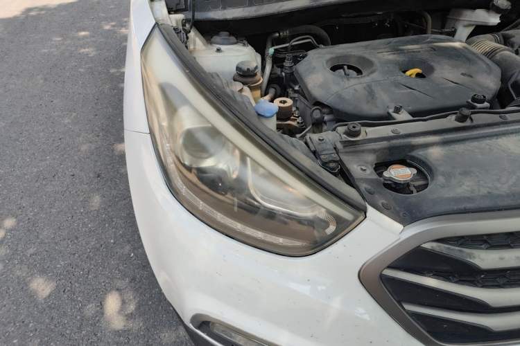 Used Hyundai ix35 2013 2.0L Automatic Two-Wheel Drive Smart GLS China V Standard Right Front Headlight