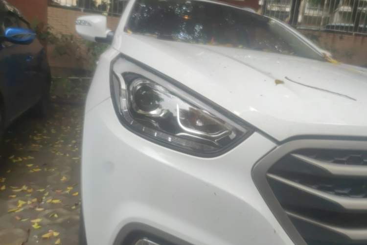 Used Hyundai ix35 2013 2.0L Automatic 2WD Comfort GL China IV Standard Right Front Headlight