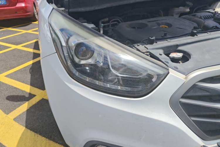 Used Hyundai ix35 2013 2.0L Automatic Two-Wheel Drive Smart GLS China IV Standard Right Front Headlight