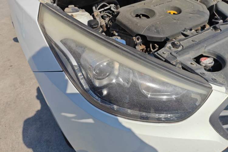 Used Hyundai ix35 2013 2.0L Automatic 2WD Comfort GL China IV Standard Right Front Headlight