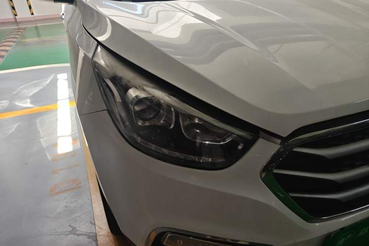 Used Hyundai ix35 2013 2.0L Automatic Two-Wheel Drive Smart GLS China V Standard Right Front Headlight